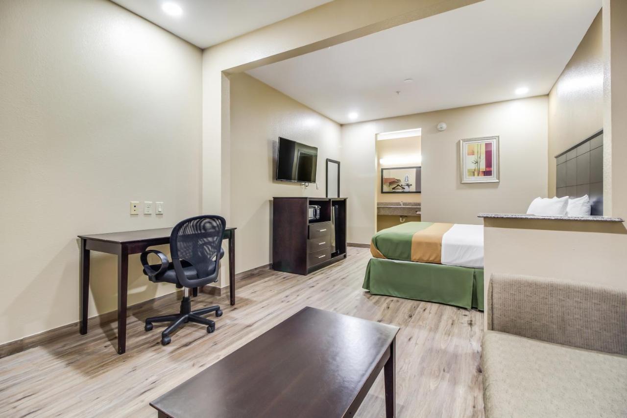 Americas Best Value Inn & Suites Tomball Esterno foto