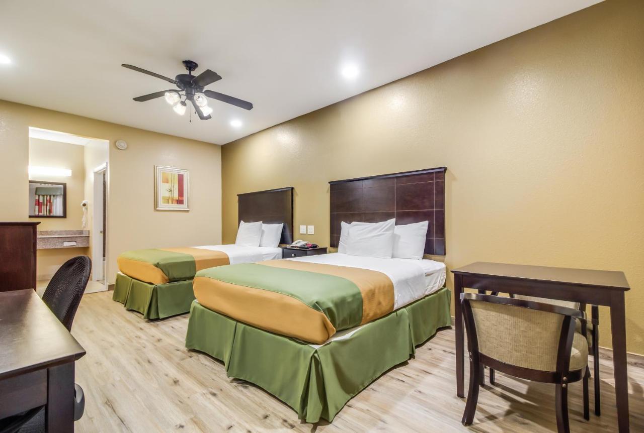 Americas Best Value Inn & Suites Tomball Esterno foto