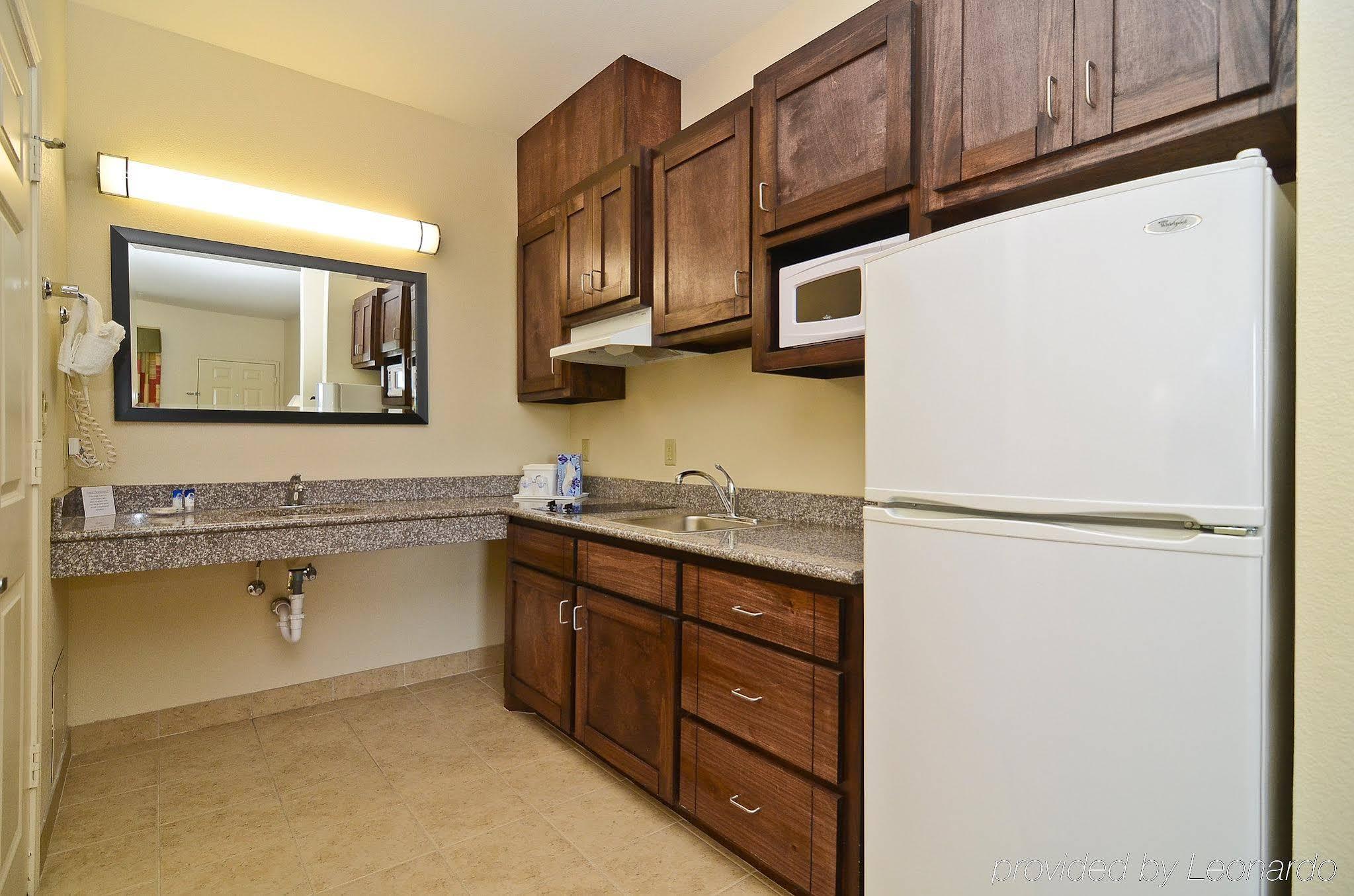 Americas Best Value Inn & Suites Tomball Esterno foto
